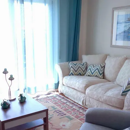 Chiquita Place, Da *