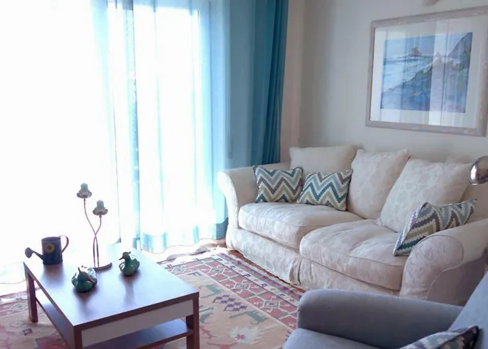 Chiquita Place, Da *