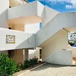 Chiquita Place, Da *