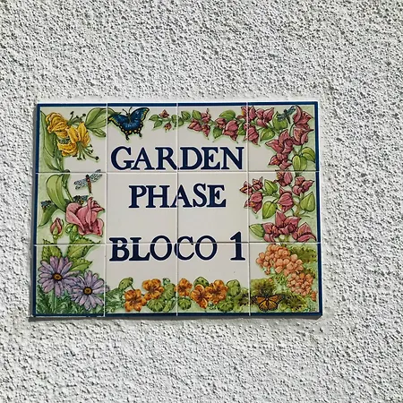 Chiquita Place, Da 아파트 *