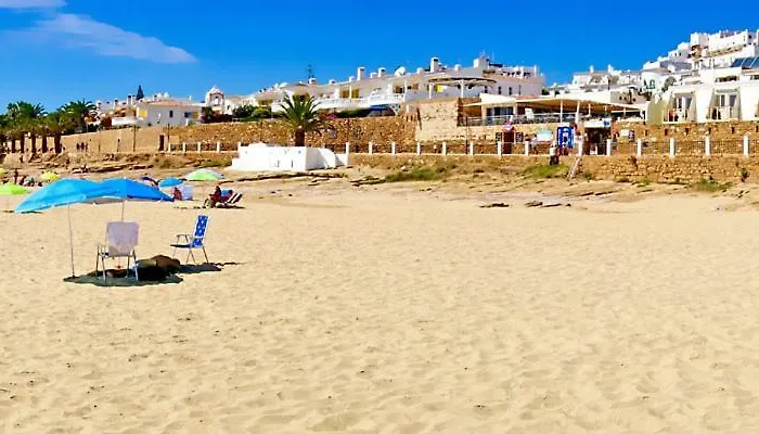 Chiquita Place, Da * Senhora da Luz