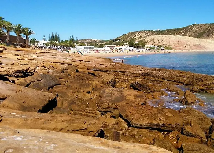 Chiquita Place, Da Senhora da Luz