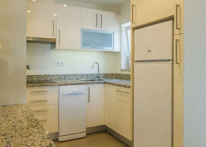 Chiquita Place, Da * Senhora da Luz