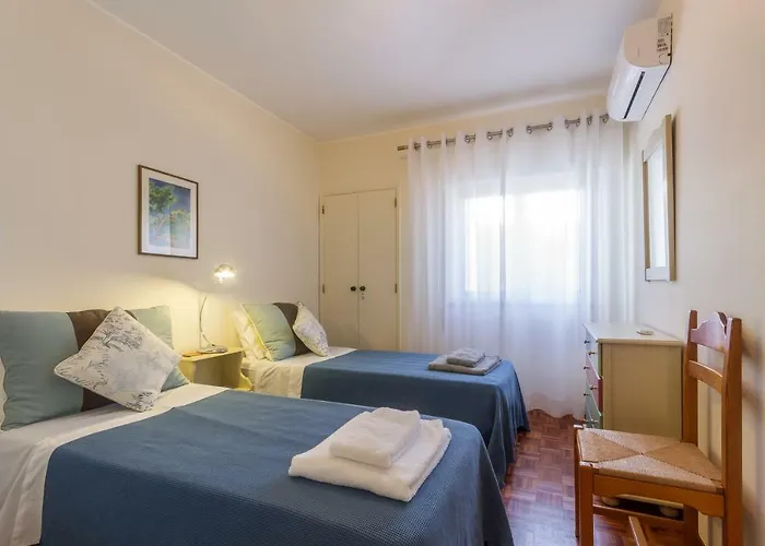 Chiquita Place, Da * Senhora da Luz